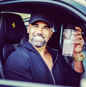Criminal Minds' Shemar Moore turns 47 (what??) — happy birthday, baby boy! | TV Guide