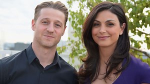 ¡Boda sorpresa! Ben McKenzie y Morena Baccarin, protagonistas de 'Gotham', se han casado