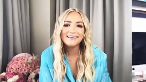 Jamie Lynn Spears created the iconic 'Zoey 101' theme song... with a little help from her older sister. 🎶 | Entertainment Tonight