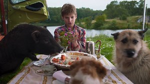 #Bingewatchen! Kijk vanmiddag de eerste 12 (!) afleveringen van ‘Alleen op de wereld’ vanaf 13.00 uur op NPO Zapp. | VPRO