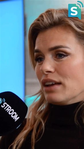 Gisteren stond Stichting Ambulance Wens stil bij een indrukwekkende mijlpaal: de 25.000ste vervulde wens. In de Laurenskerk in Rotterdam werd een bijzondere fototentoonstelling geopend, vol verhalen die raken. De opening kreeg extra betekenis door de aanwezigheid van Koning Willem-Alexander. In deze reel zie je beelden van deze emotionele dag en spreken we met vrijwilliger Jenny, directeur Cees Veldboer jr. en Nicolette ten Dam over de impact van het vervullen van laatste wensen. Kijk mee en laa